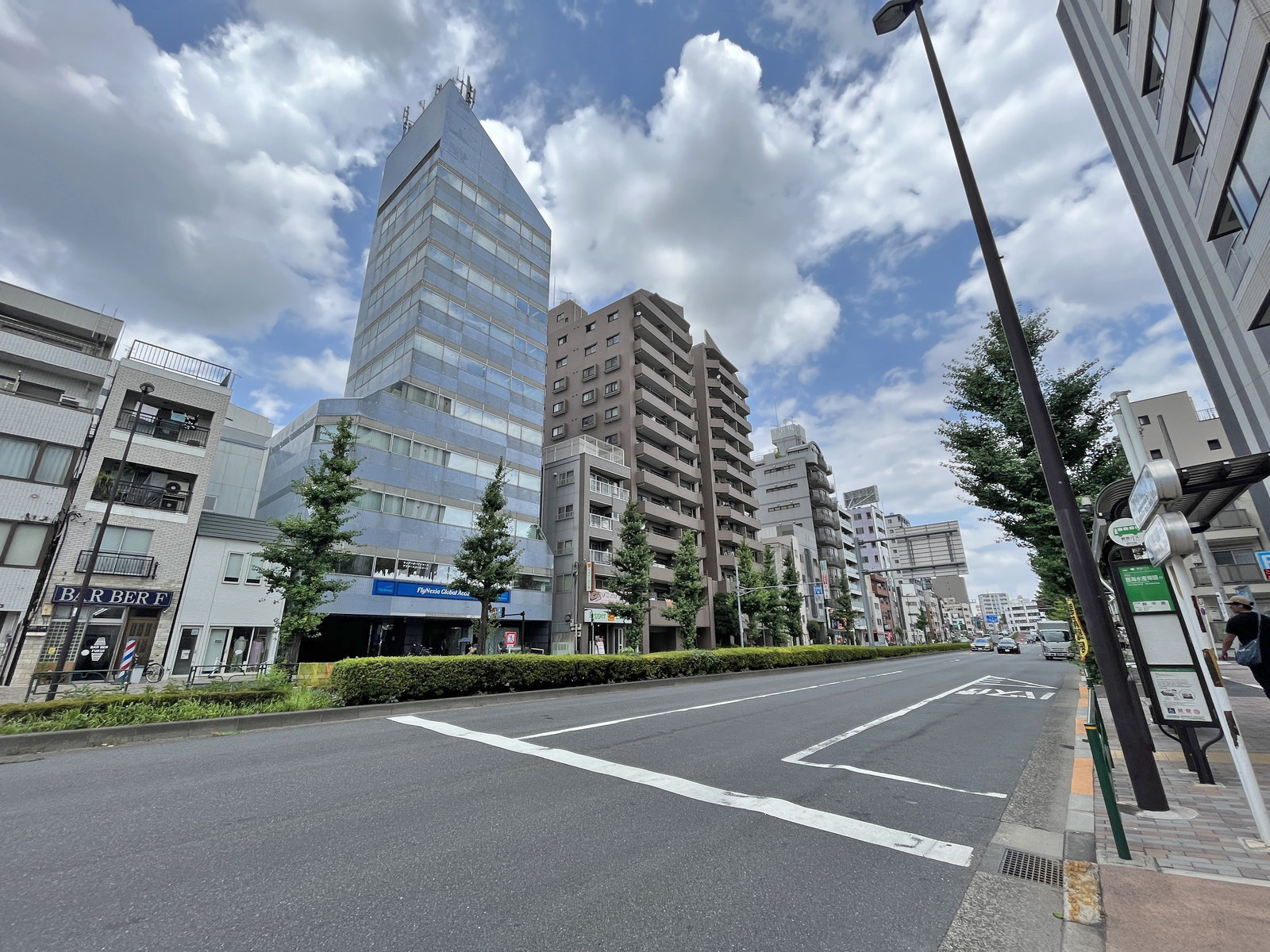 TK門前仲町ビル前面の清澄通り