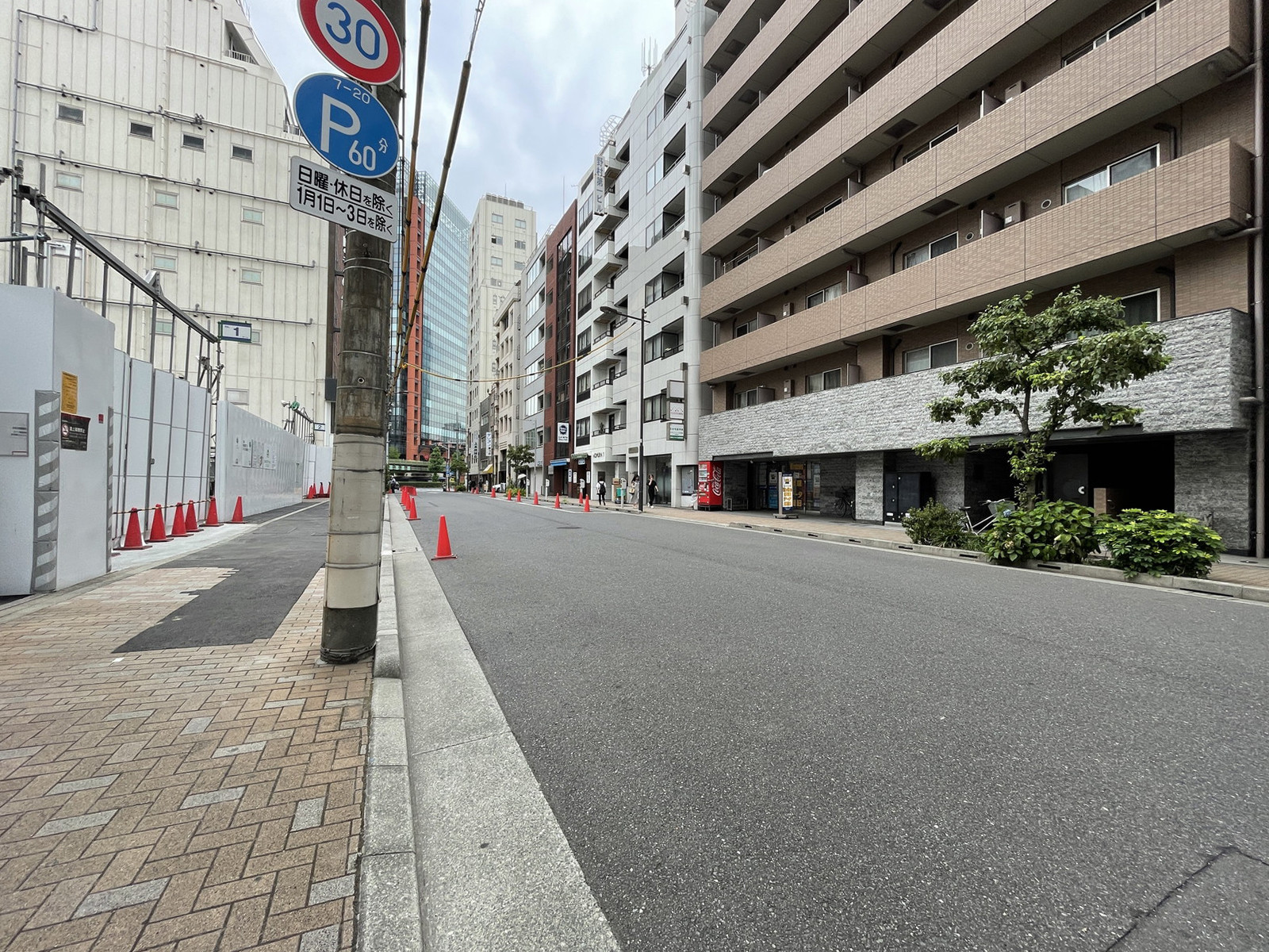 SSビル前面の通り