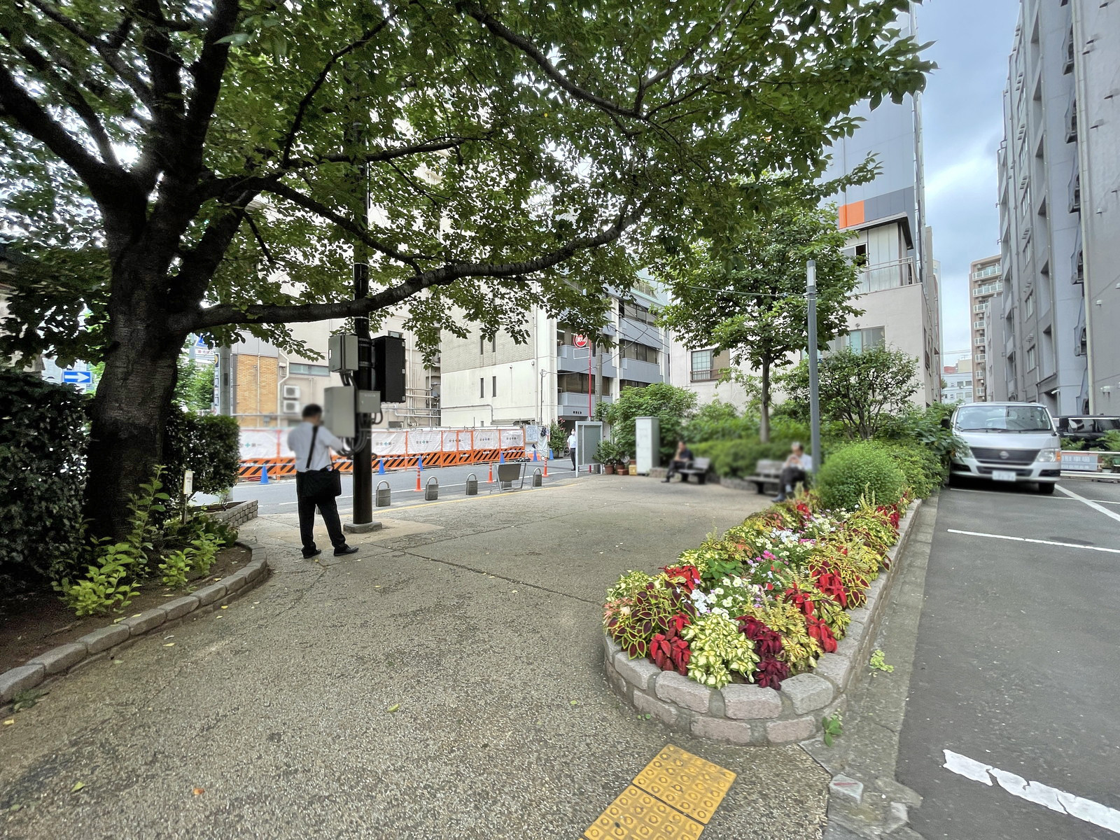 付近の大和橋広場