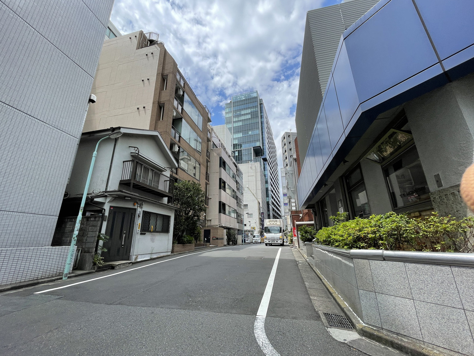 ヒューマックス渋谷ビル前面の通り