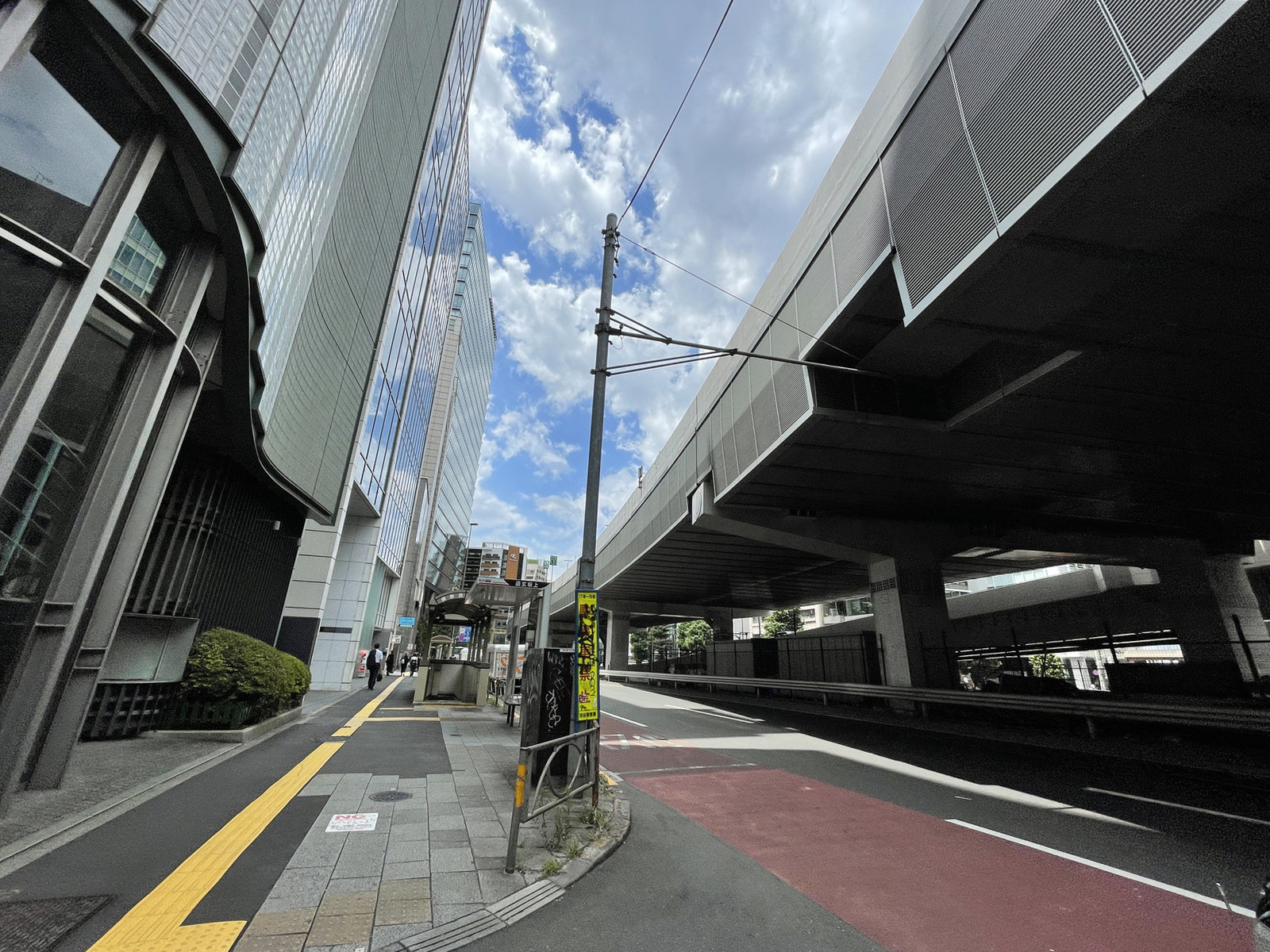 Daiwa渋谷スクエア前面の通り