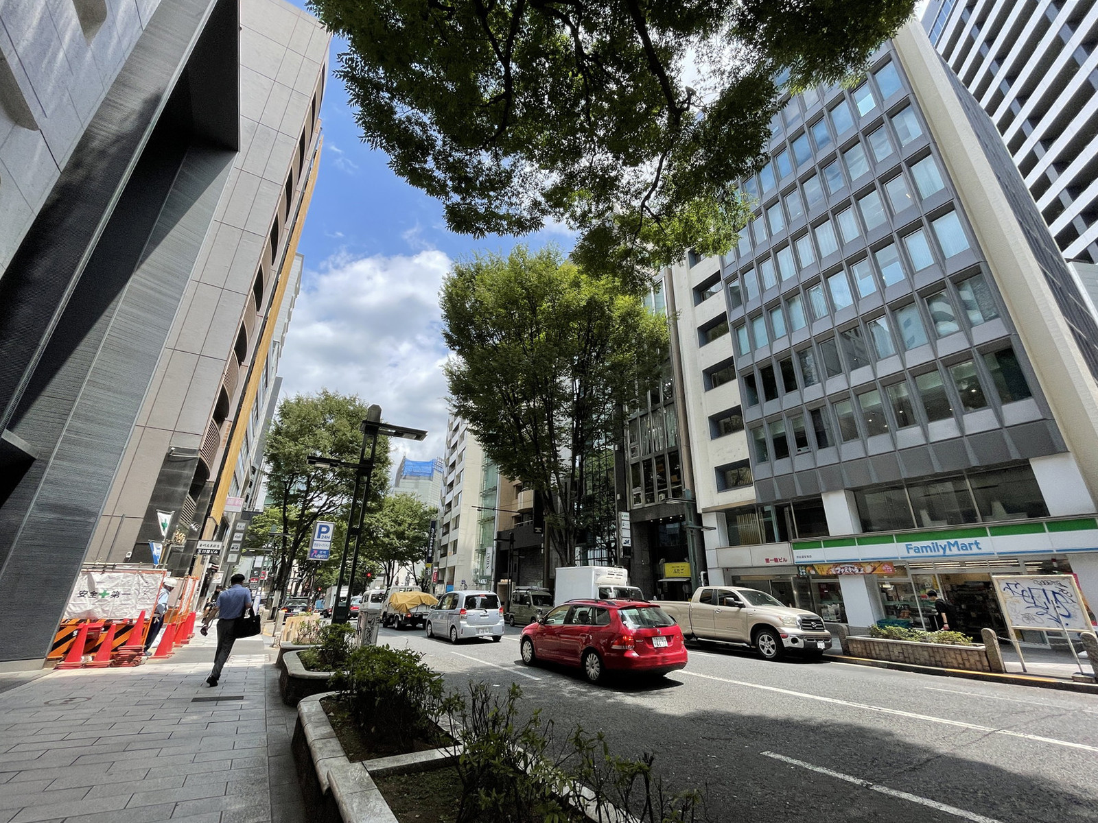 道玄坂ビル前面の通り