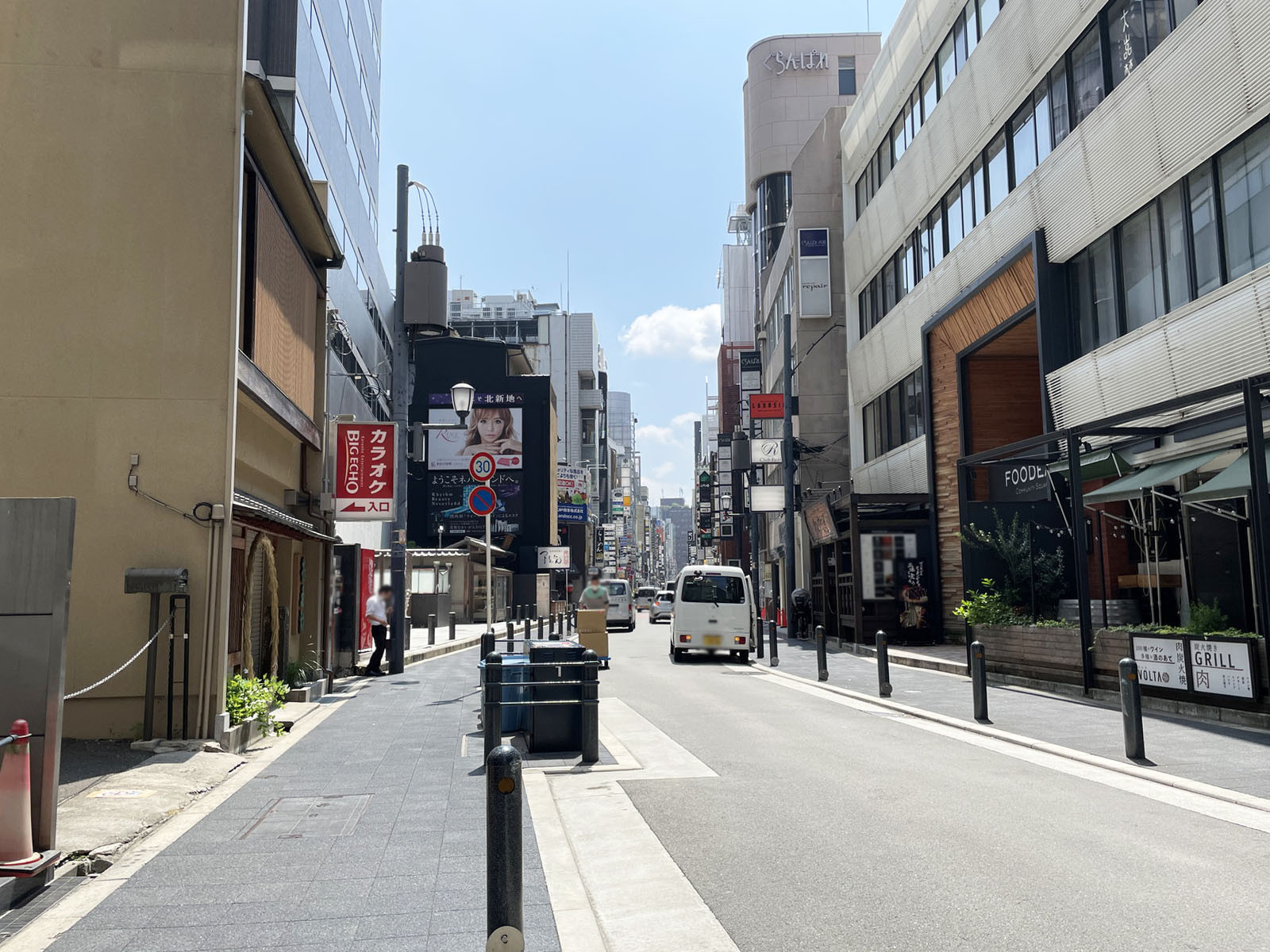 桜橋IMビル前面の通り