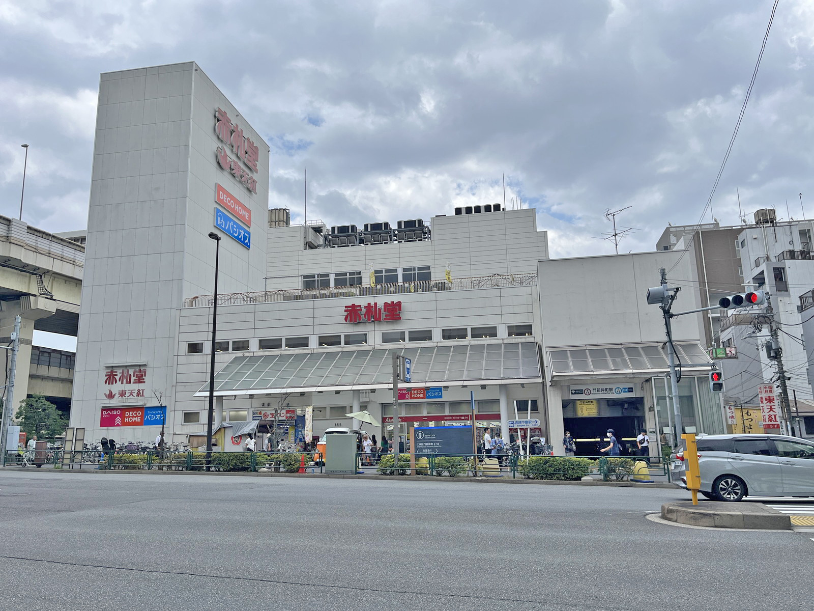 徒歩3分の赤札堂深川支店