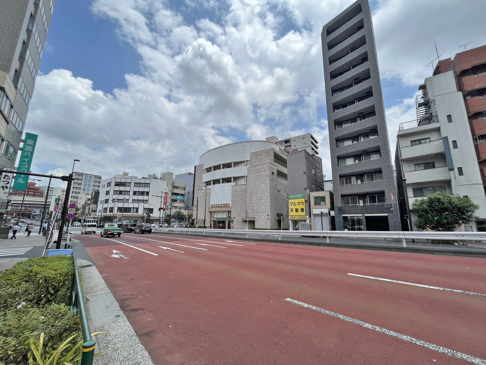 門前仲町S&Sビル前面の清澄通り