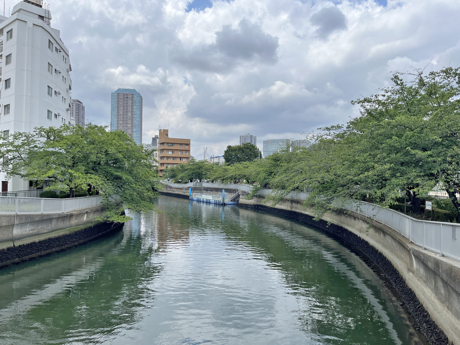 近くを流れる大横川