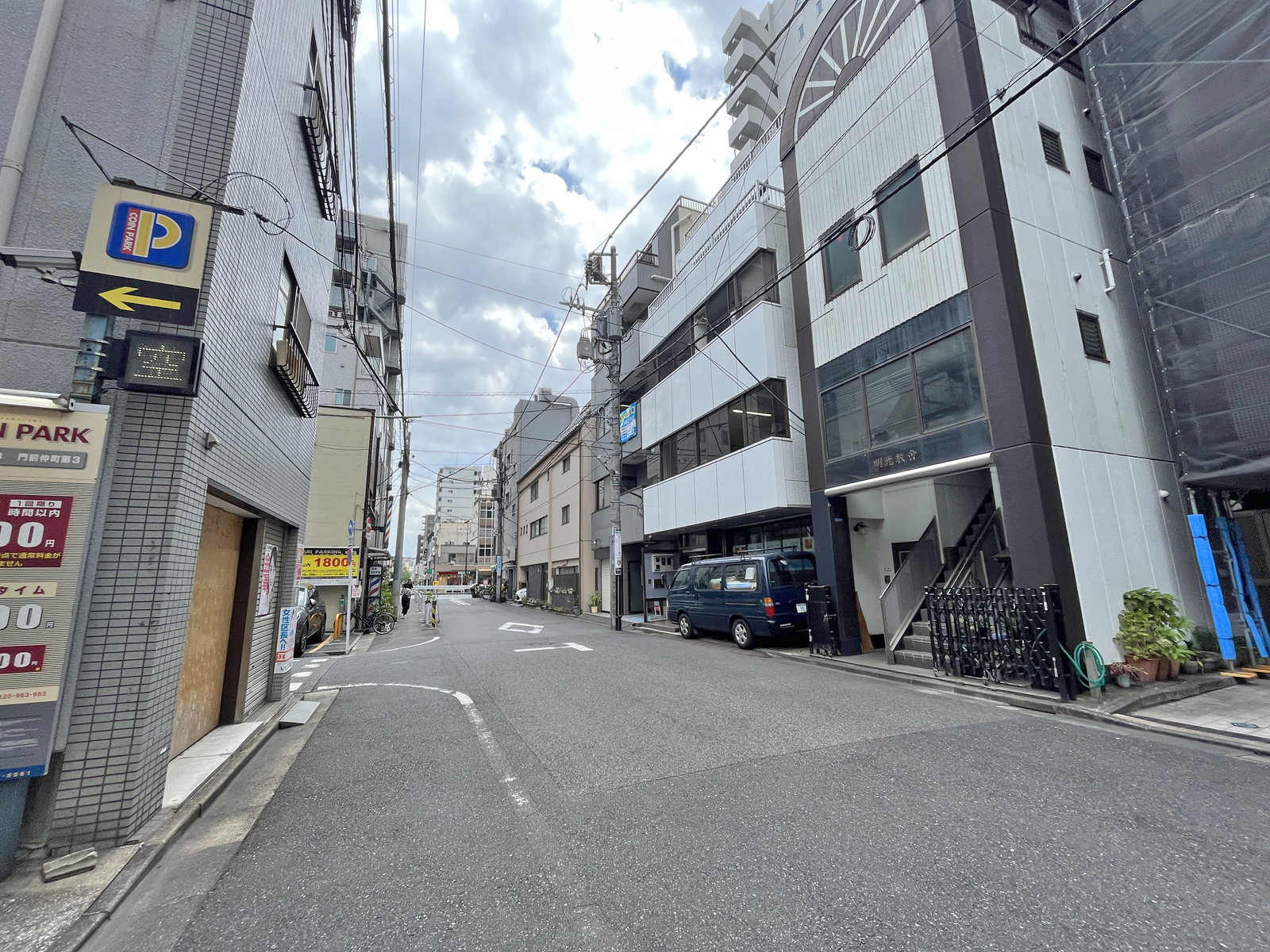 佐野ビル前面通り