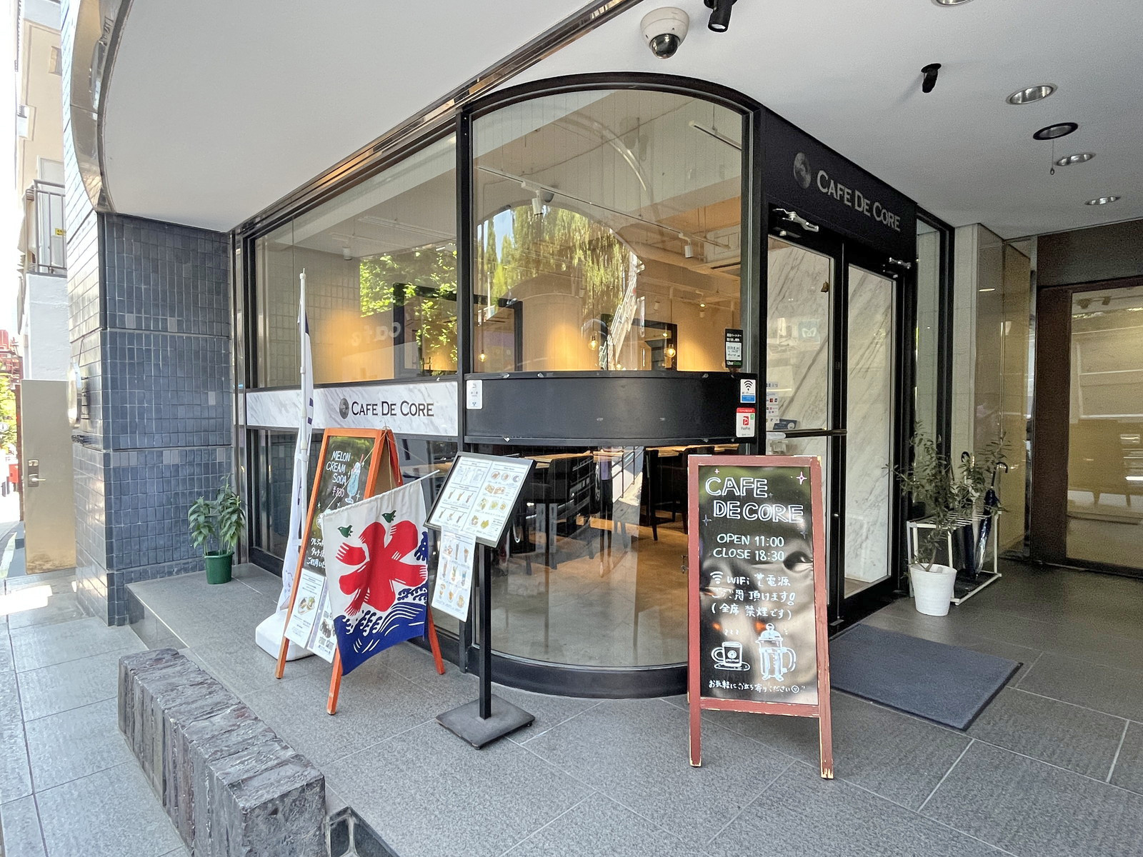 同じ並びのCAFE DE CORE NOGIZAKA
