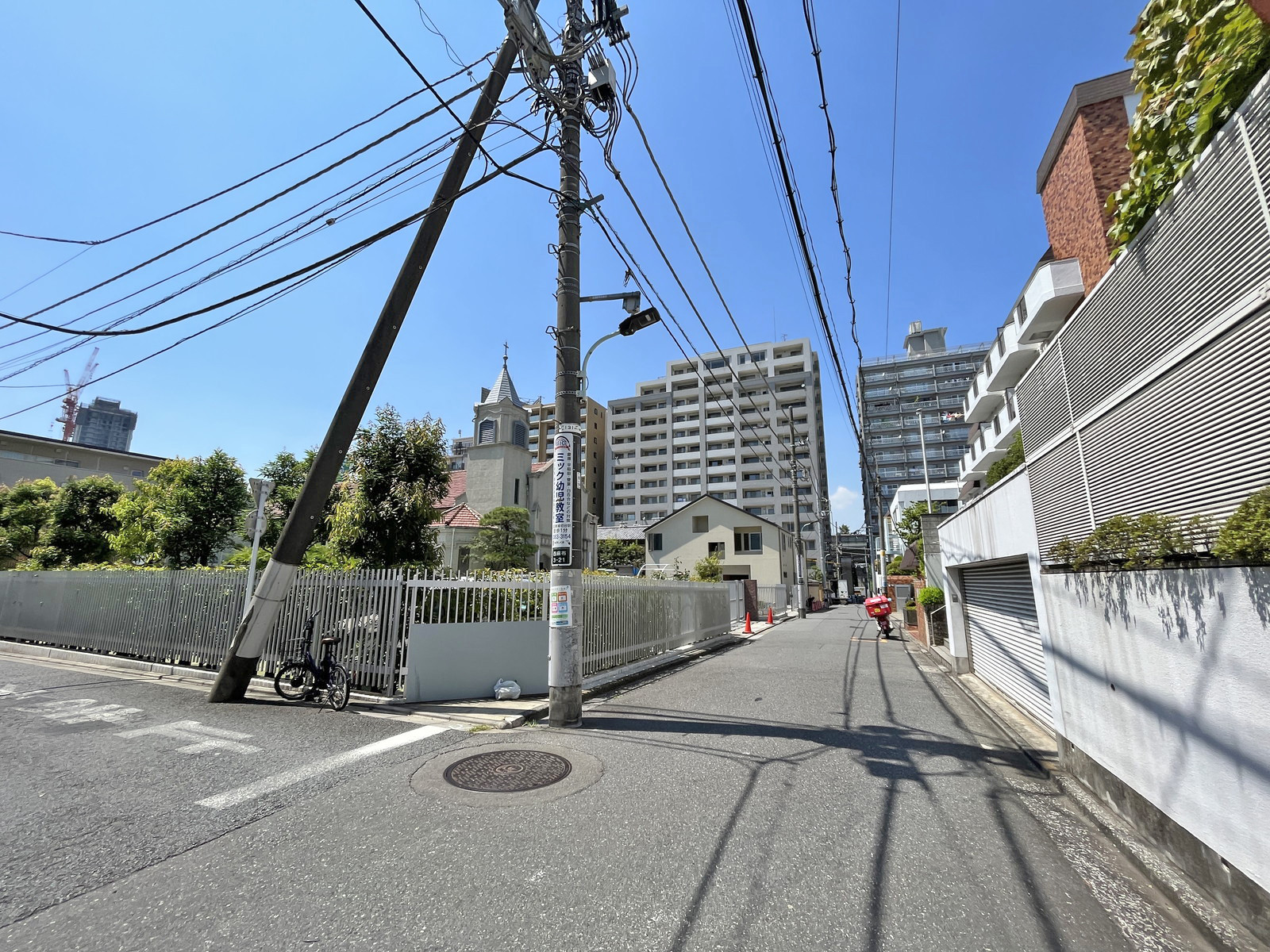 パレス西麻布前面通り