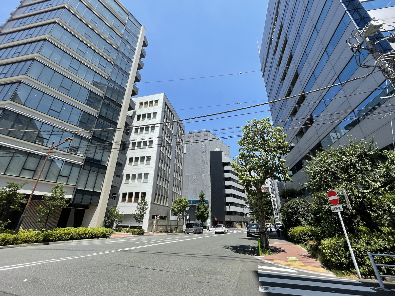 京橋宝町PREX前面の通り