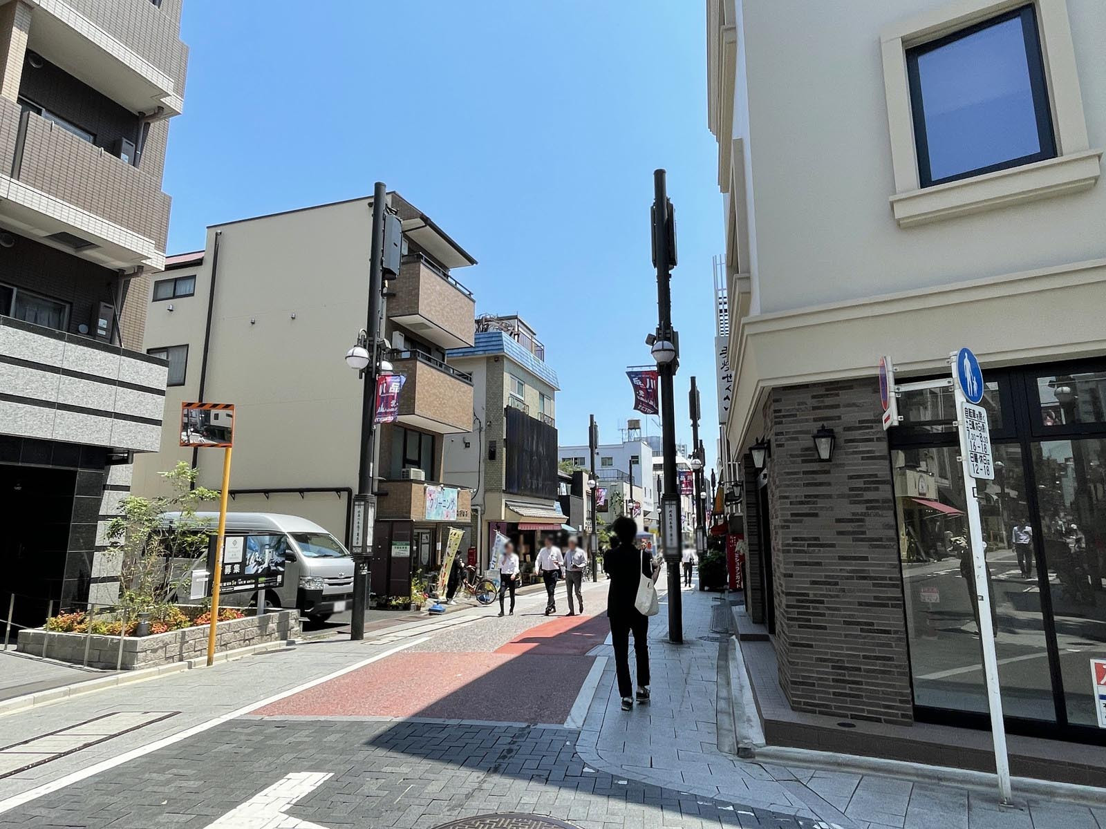 さかえ商事ビル前面の旧東海道
