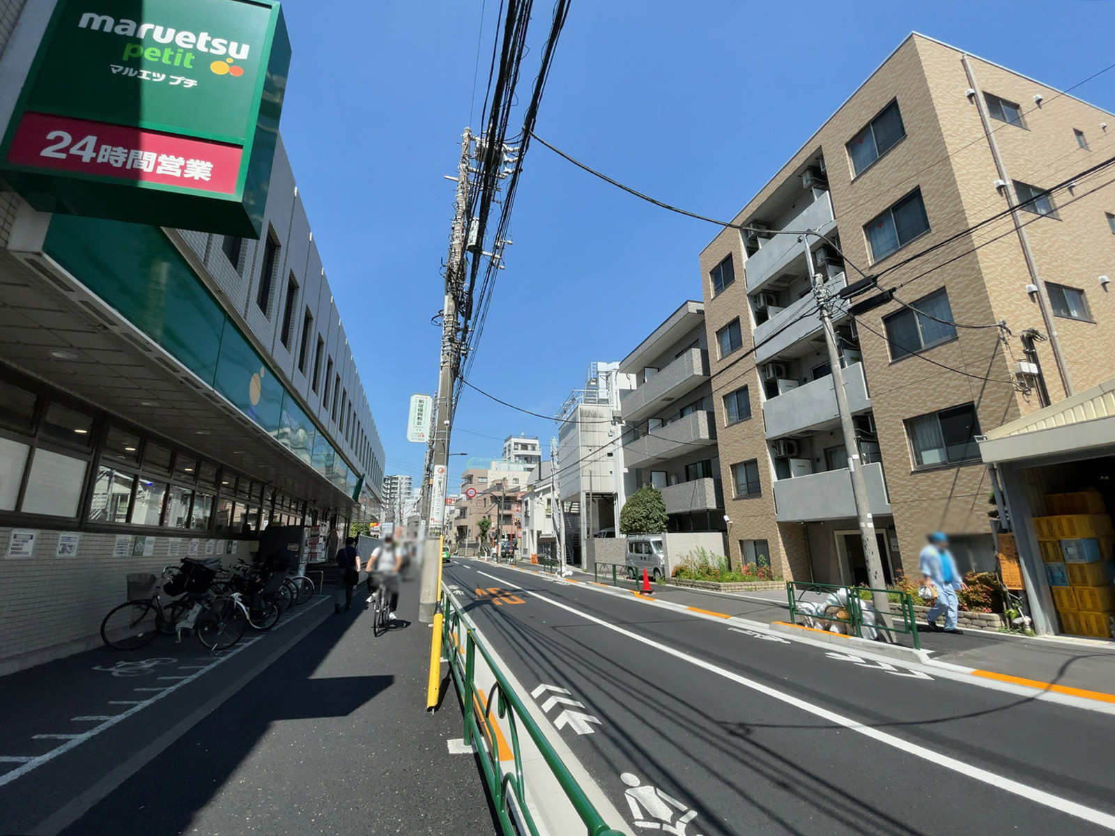 大橋セントラルビル前面の通り