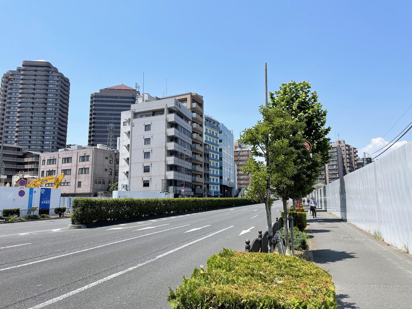 ビル前の第一京浜