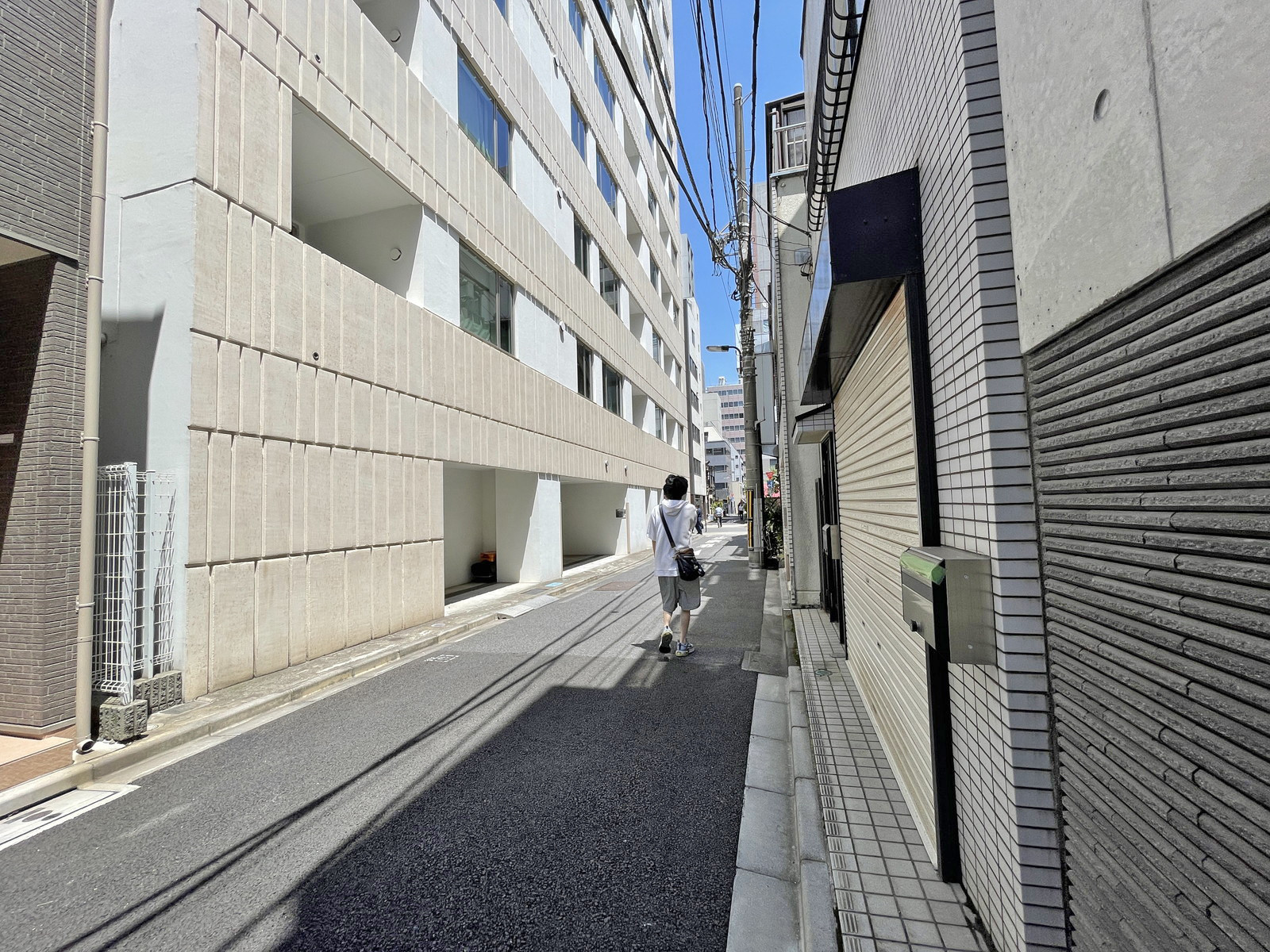 オルバス神田ビル前面の通り