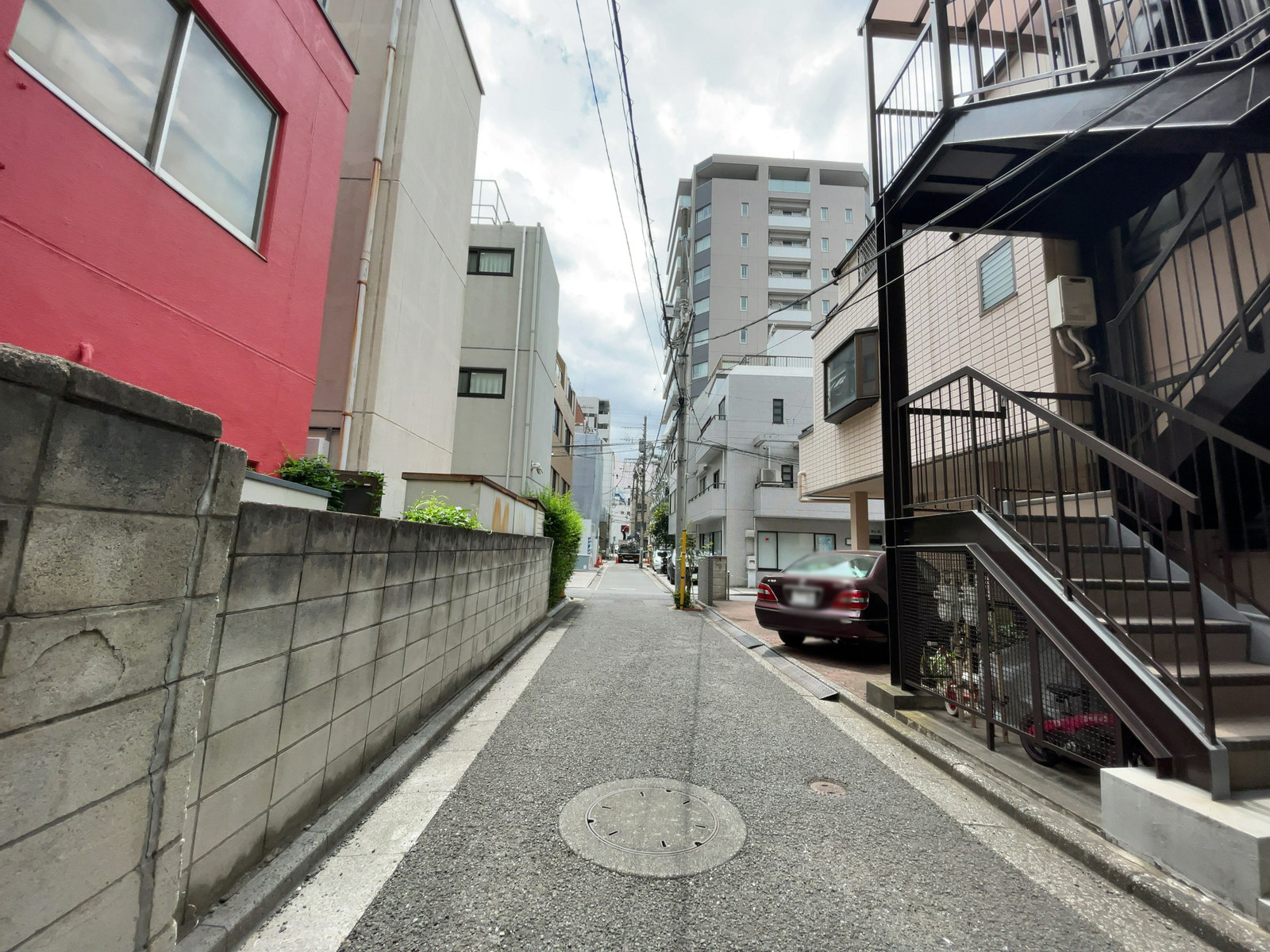 渡辺ビル前面の通り