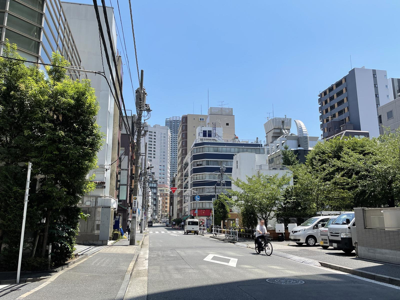 永井ビル前面の通り