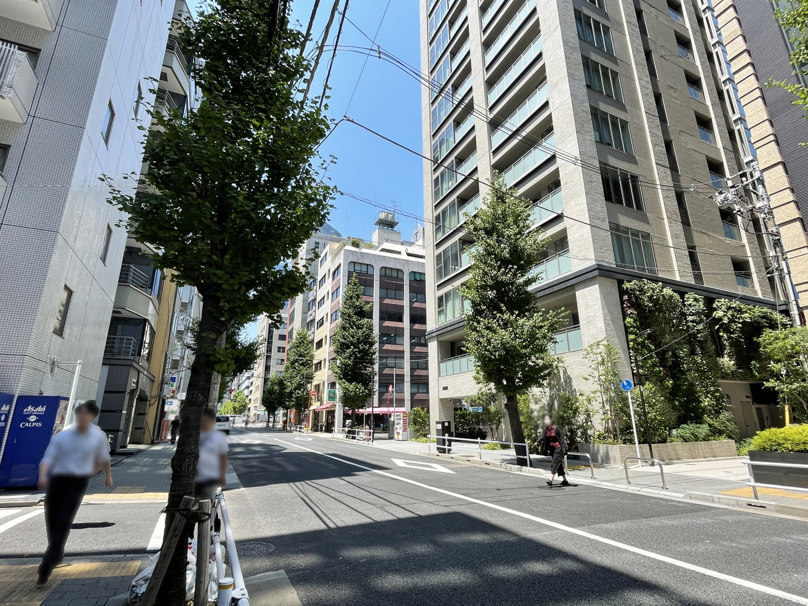 IMCビル新橋前面の通り