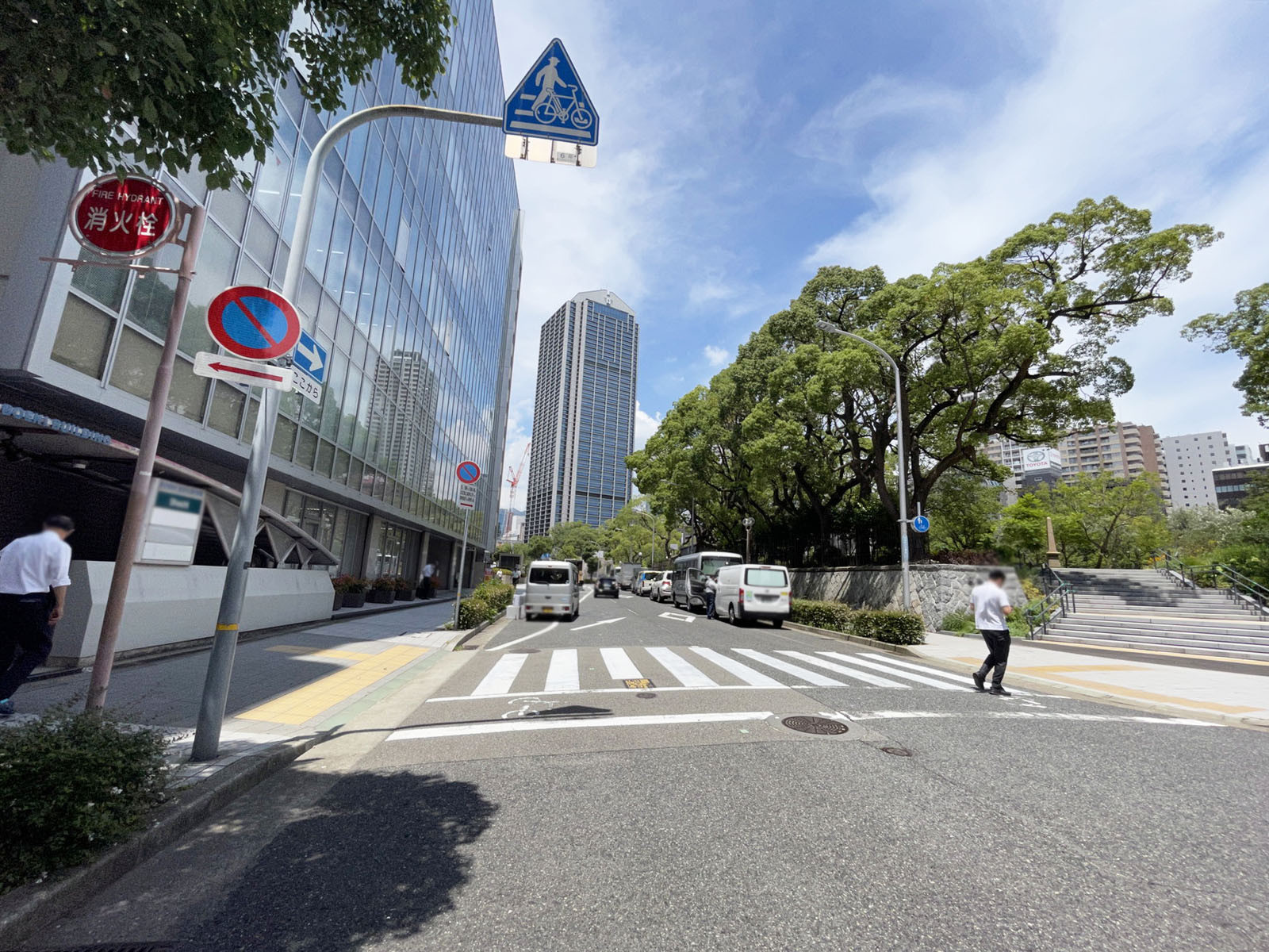 港都ビル前面の通り