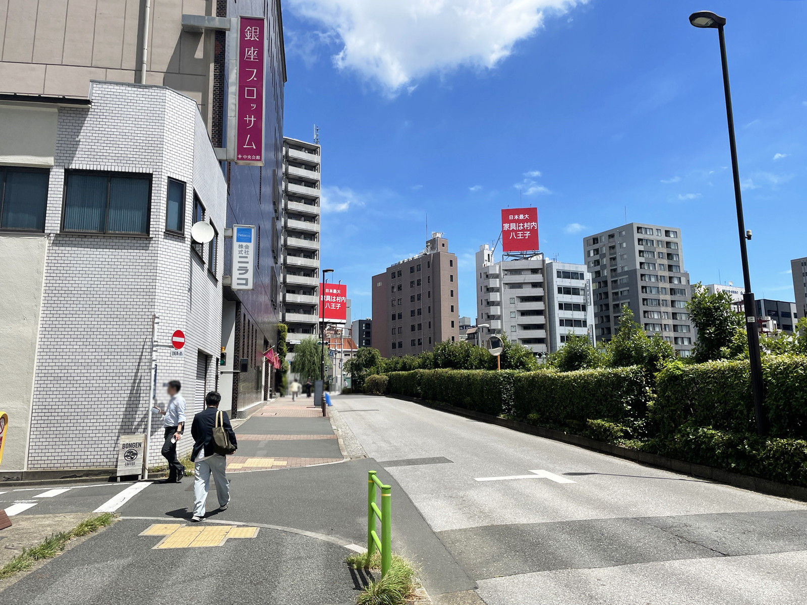 銀座2丁目松竹ビル前面の通り