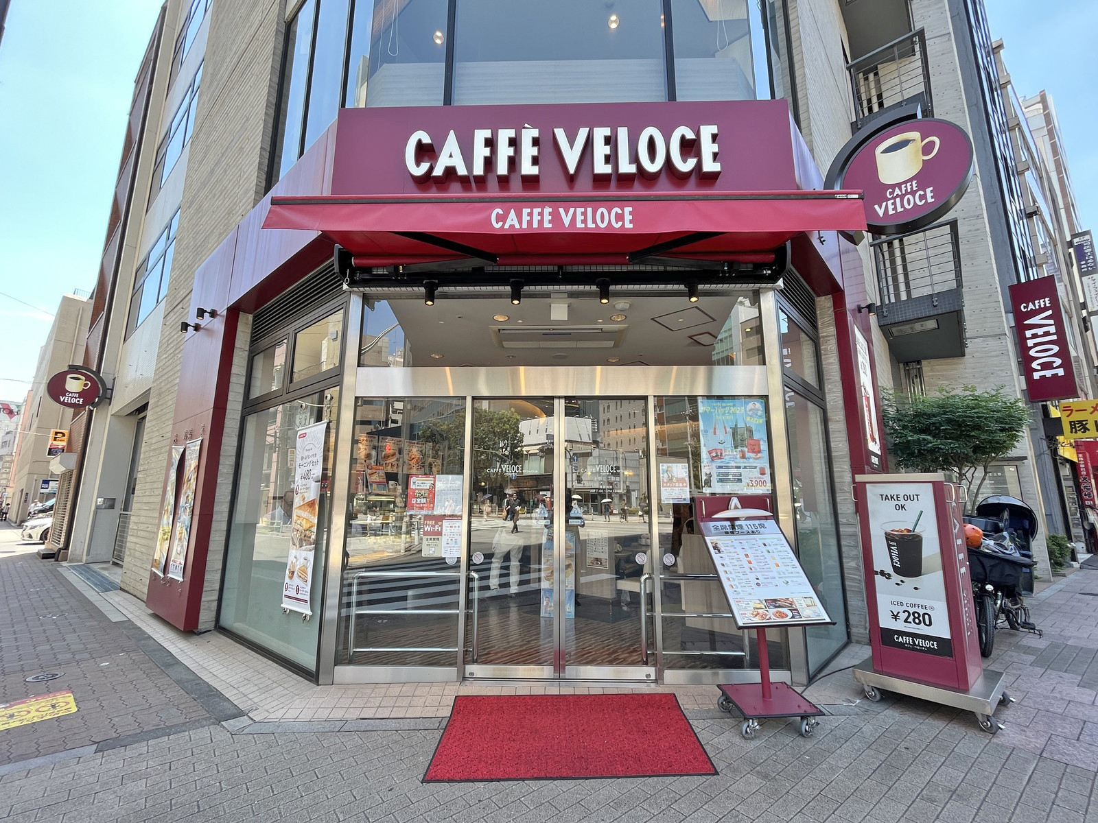 徒歩1分のベローチェ上野三丁目店