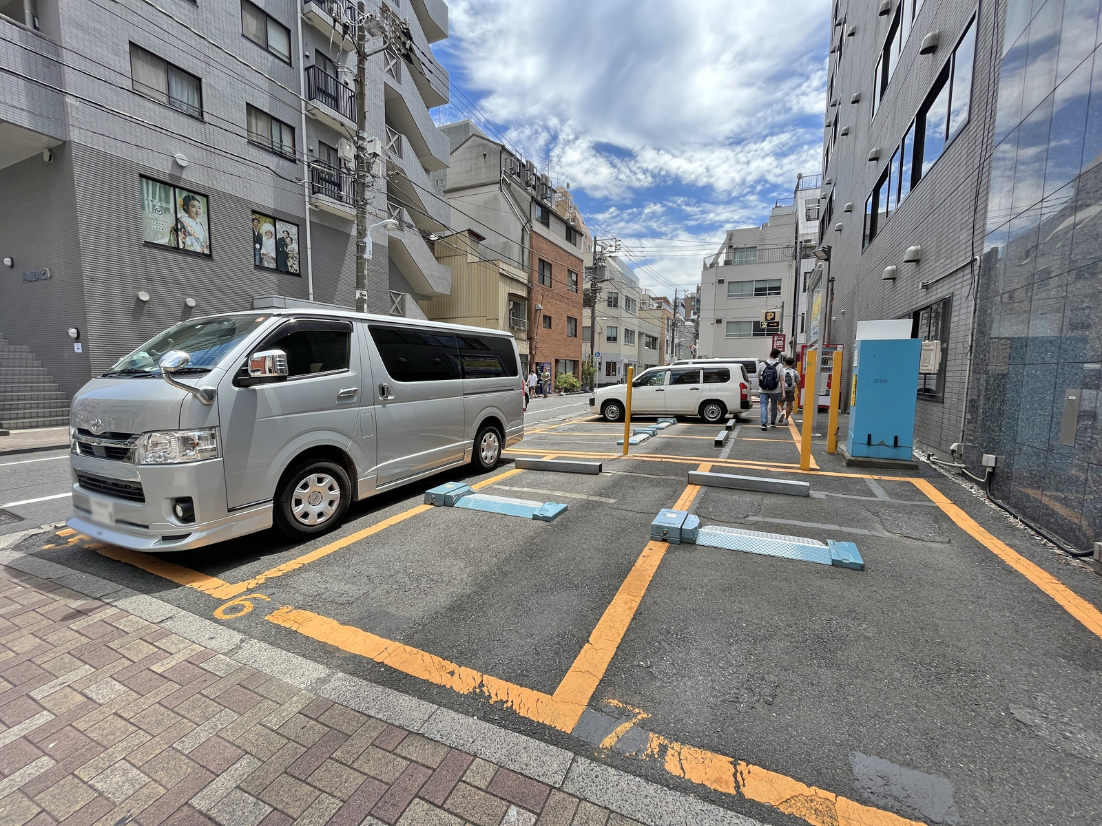 隣のコインパーキング