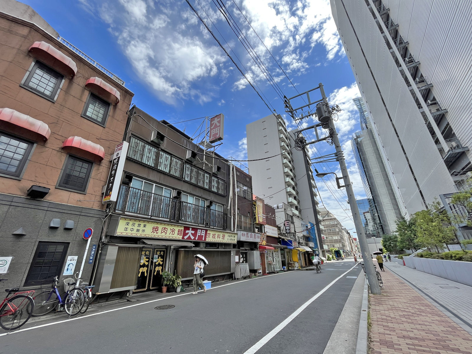 郡山ビル前面通り