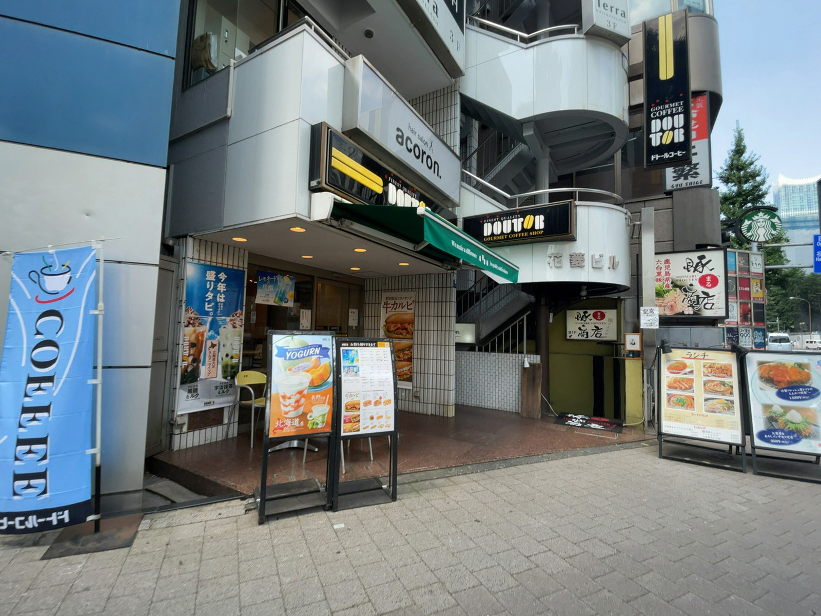 徒歩1分のドトールコーヒーショップ 新宿3丁目東店