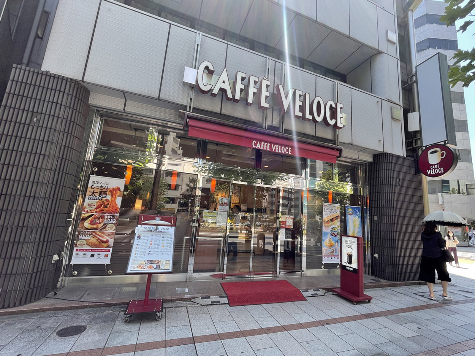 徒歩2分のカフェ・ベローチェ淡路町駅前店