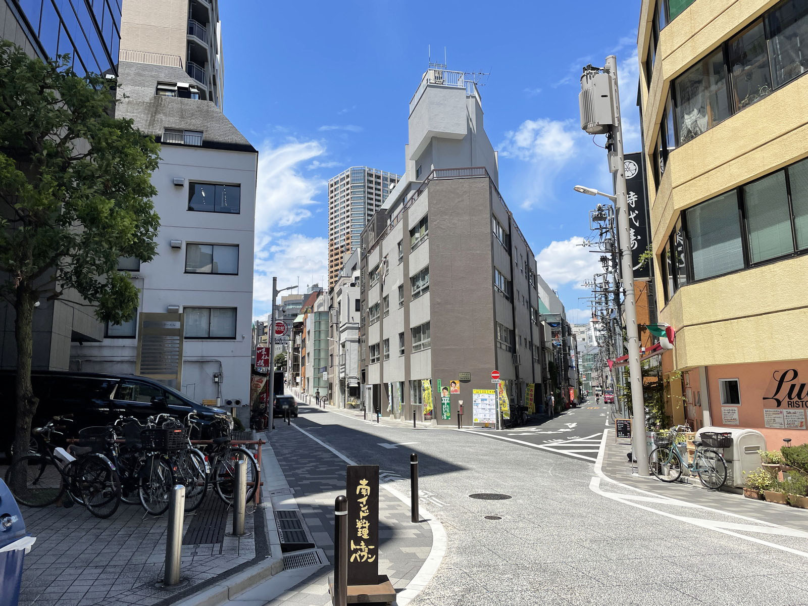 MSビル前面の通り