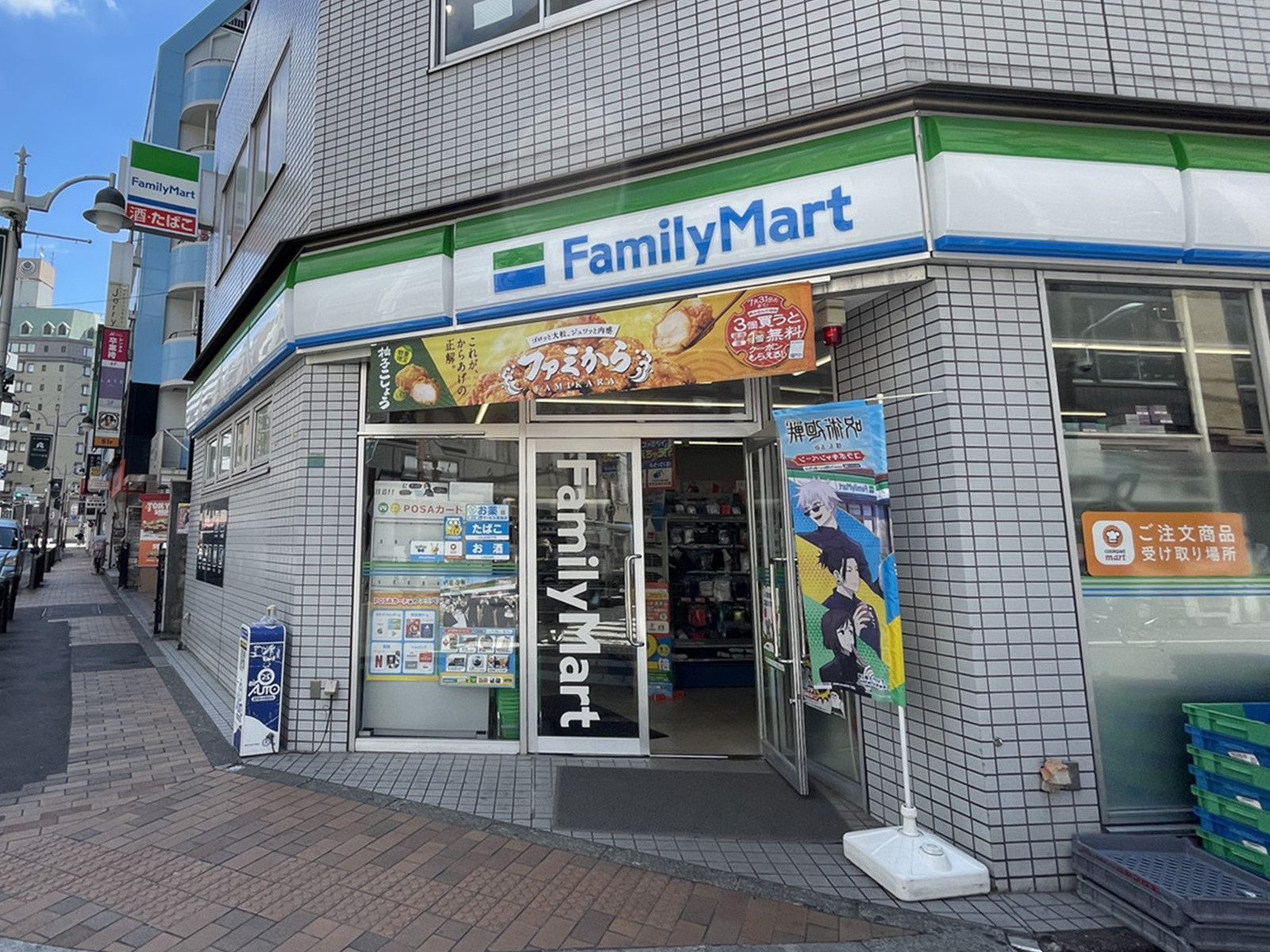 徒歩1分のファミリーマート立教通り店