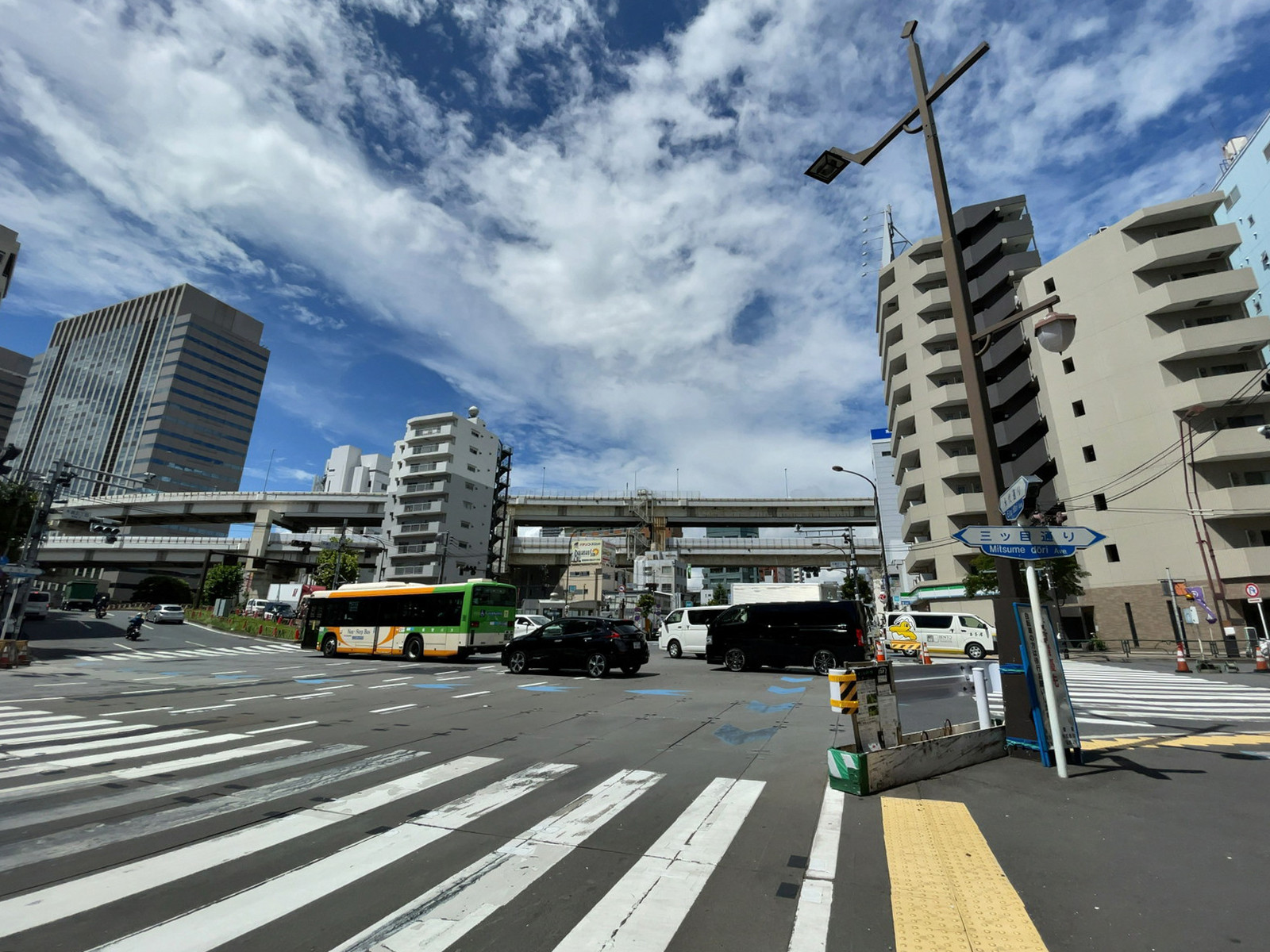 近くの永代通り