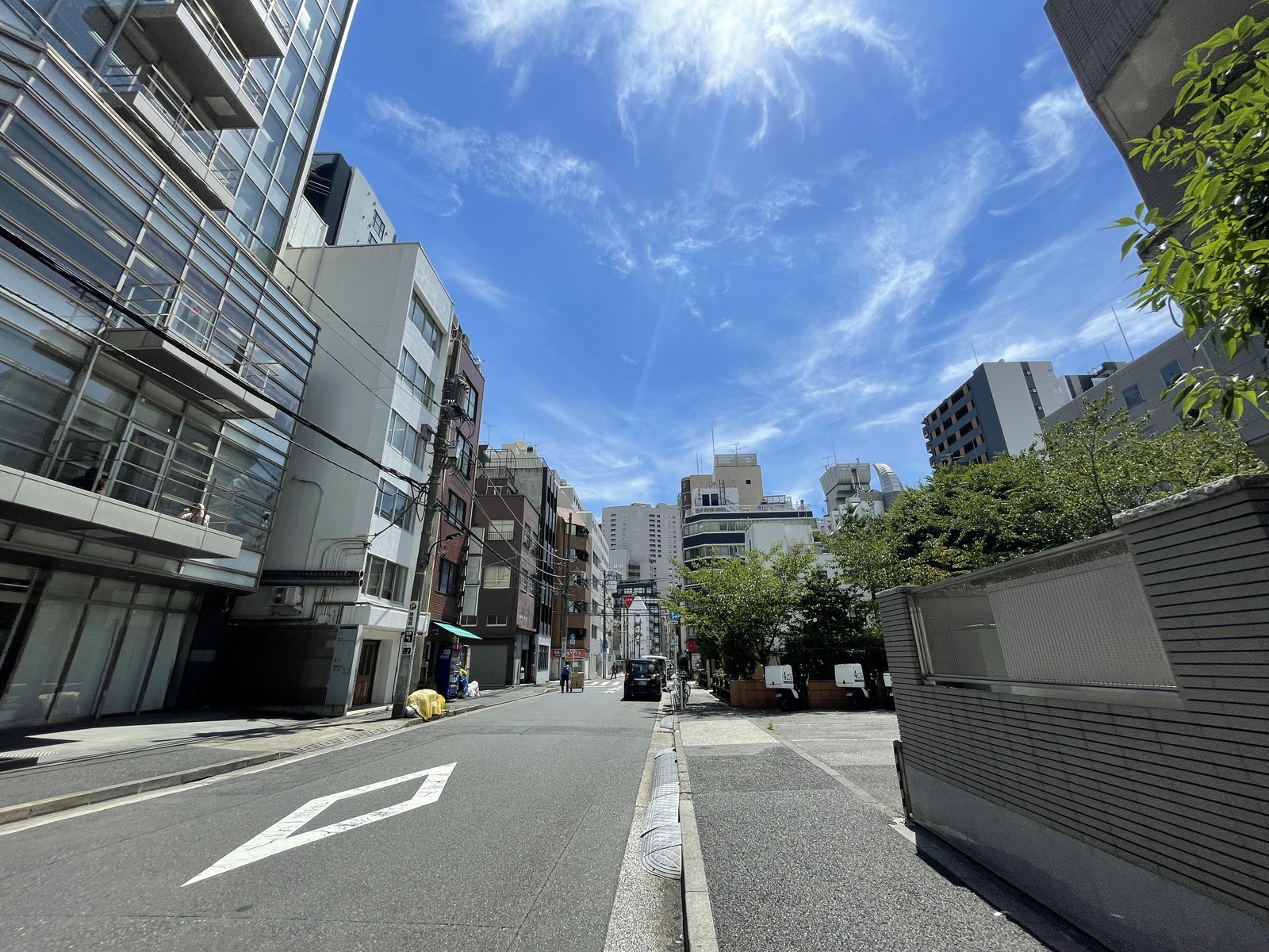 新橋エンタービル前面の通り