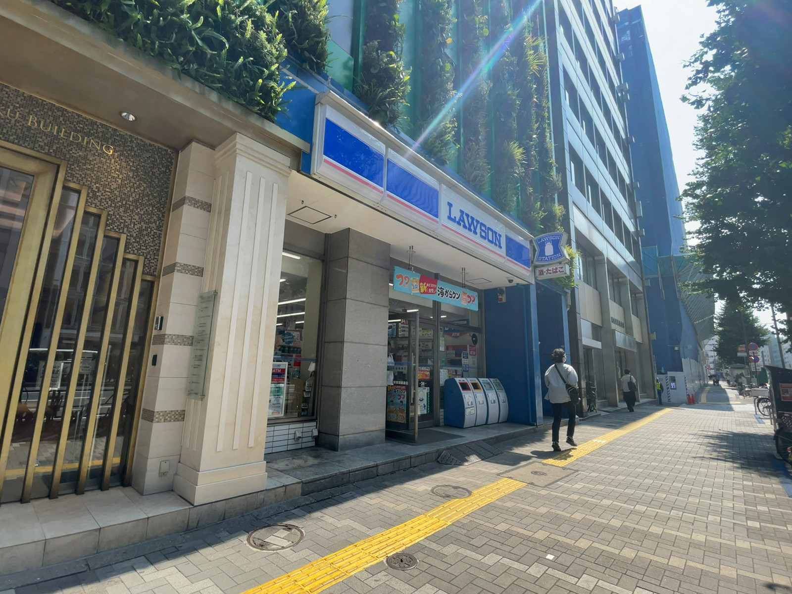 近くのローソン 新宿靖国通店
