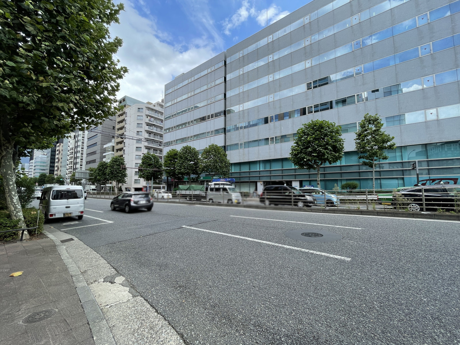 ACN銀座イーストビル前面の通り
