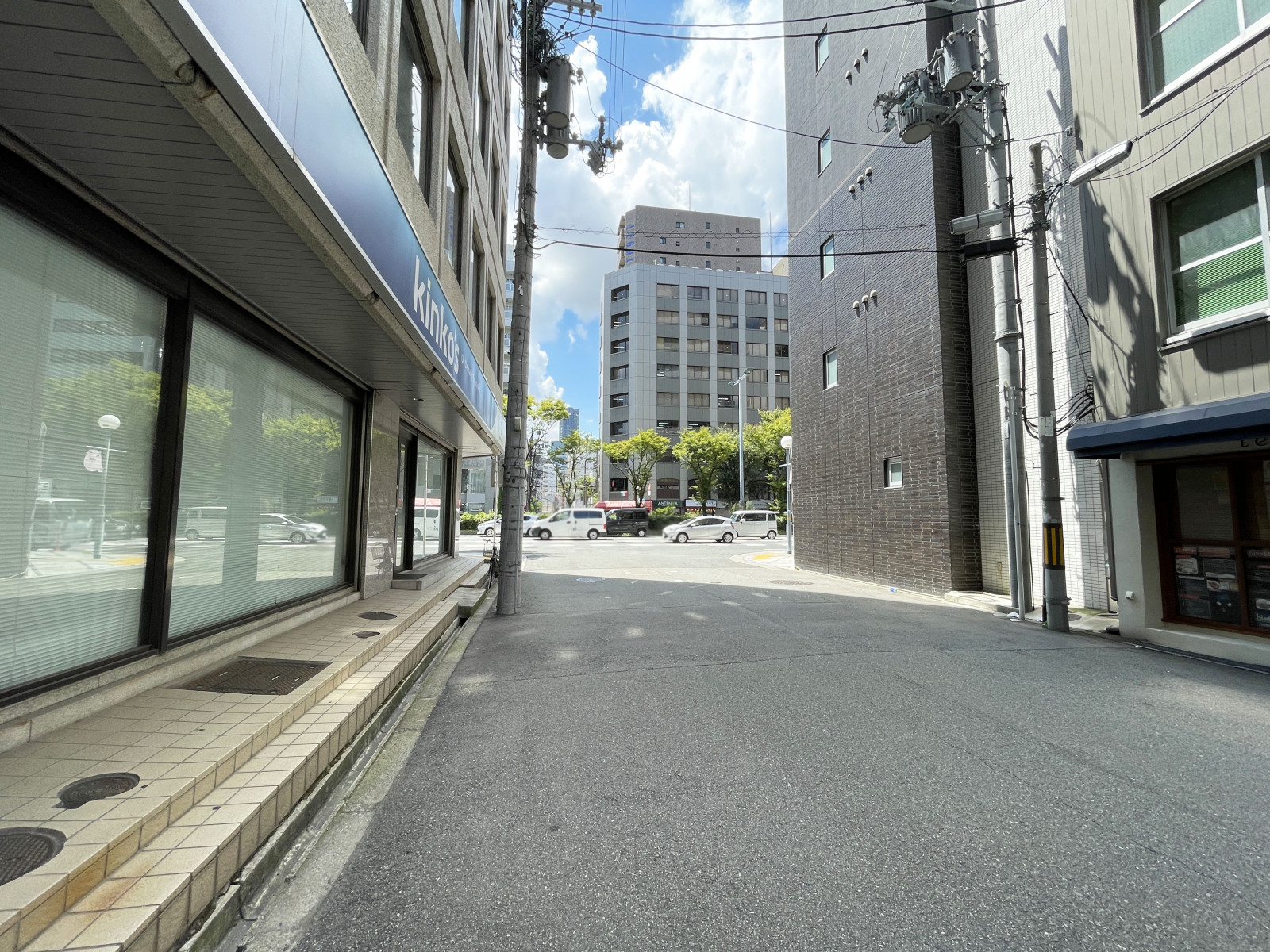 大和地所南森町ビル前面の通り