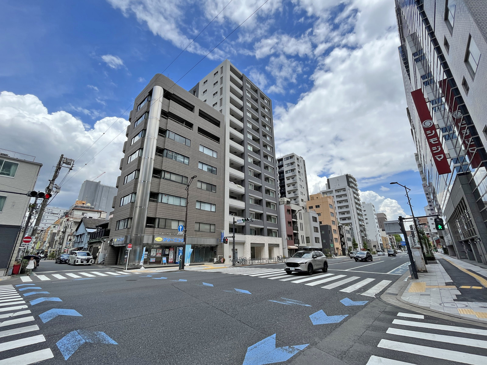NBK浅草橋ビル前面の蔵前橋通り