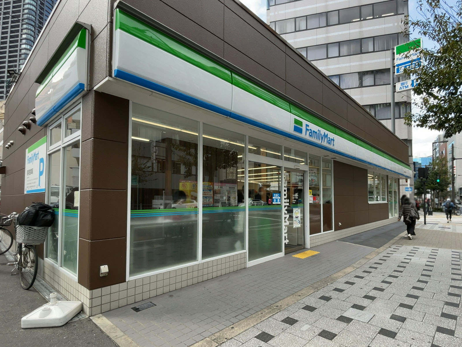 徒歩1分のファミリーマート 北浜一丁目店