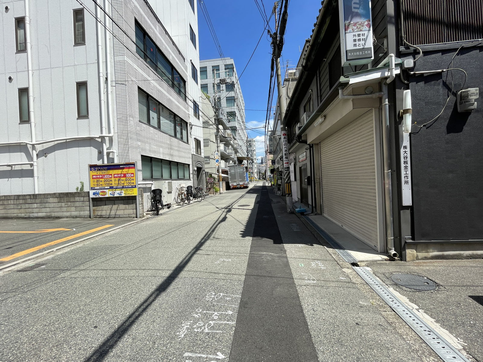 フジビル2前面の通り