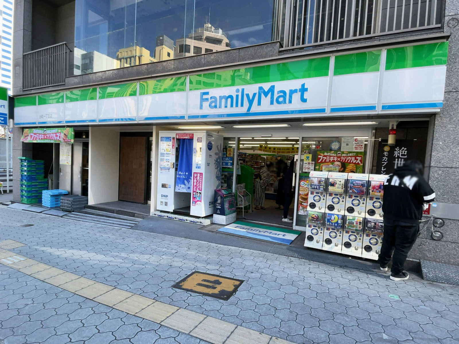 至近のファミリーマート 谷町一丁目店