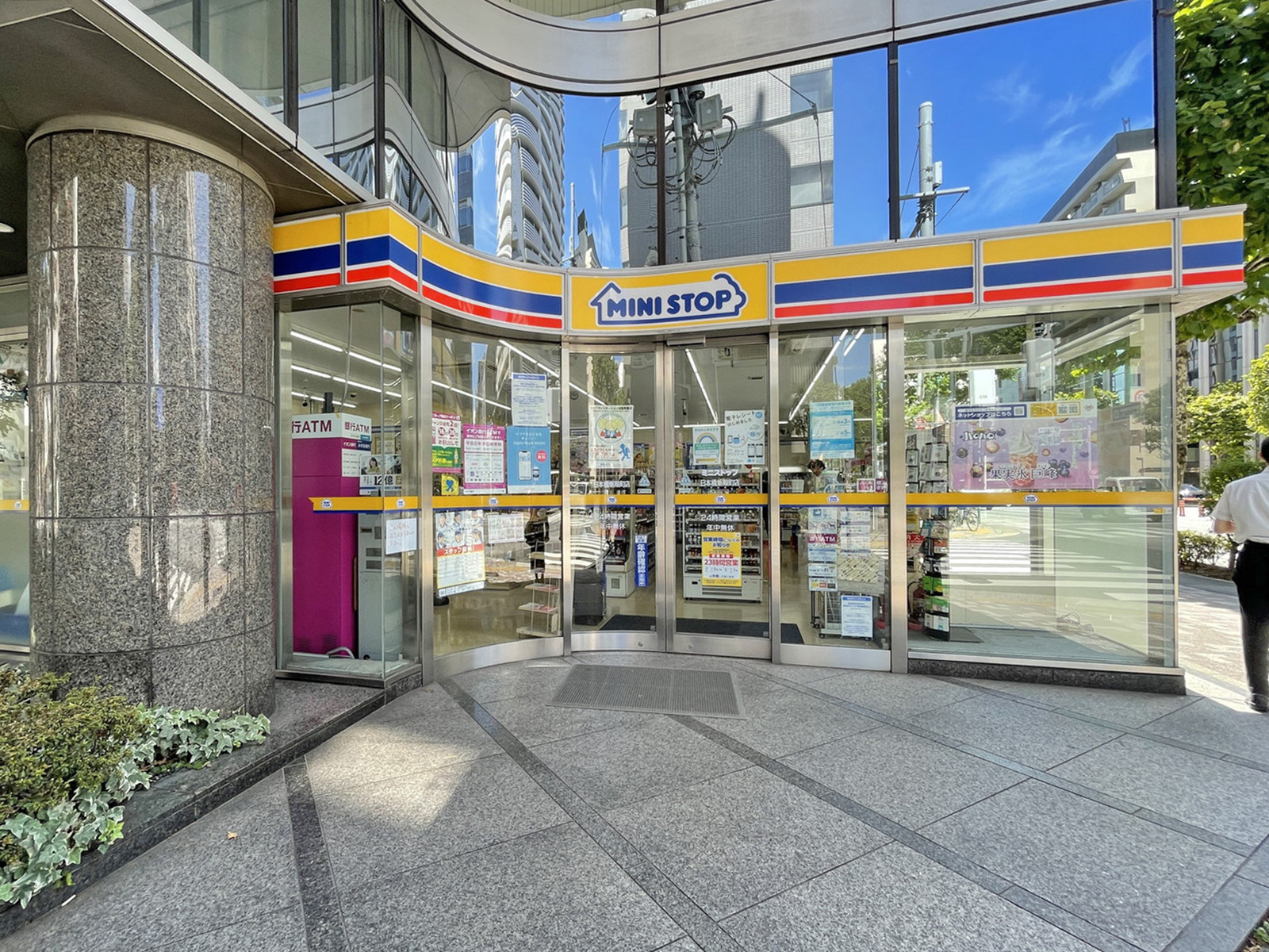 徒歩2分のミニストップ日本橋蛎殻町店