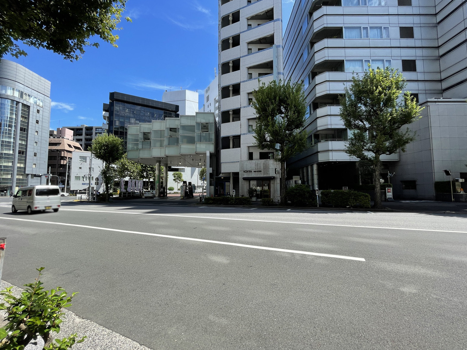 岩尾大和ビル前面の通り