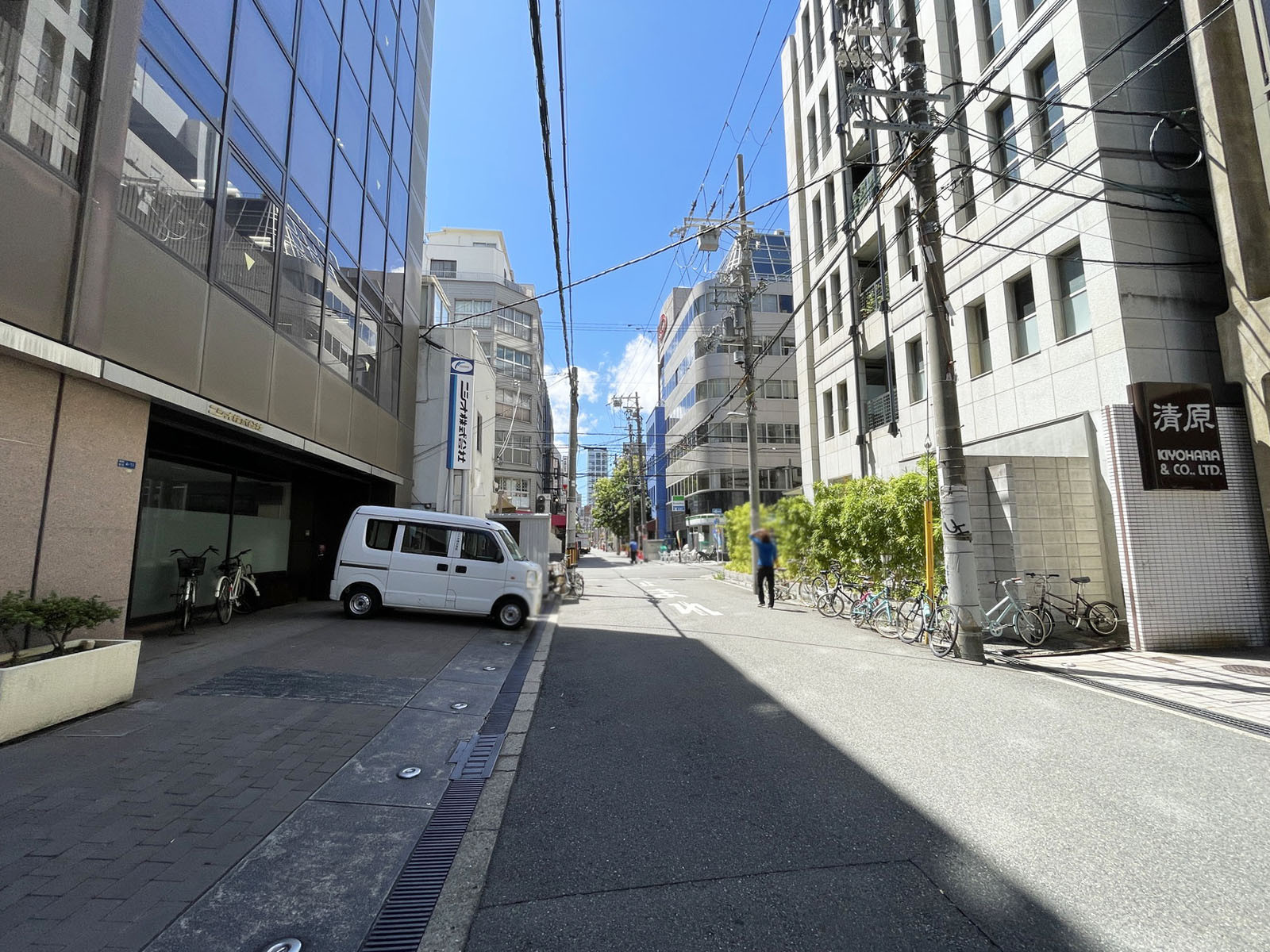 ヴェルテックス本町前面の通り