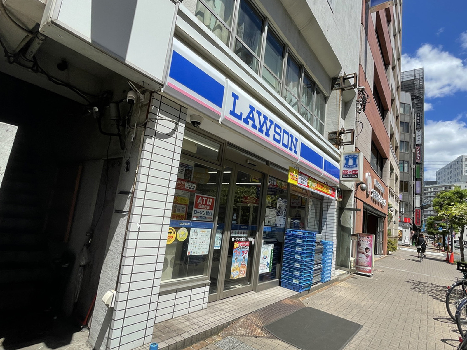 徒歩2分のローソン 大森北1丁目店