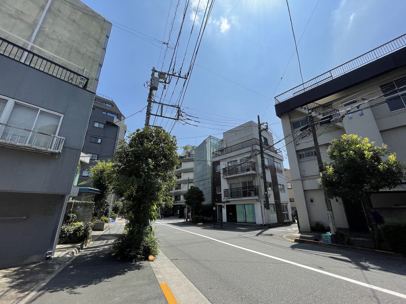 周辺は閑静な住宅エリア