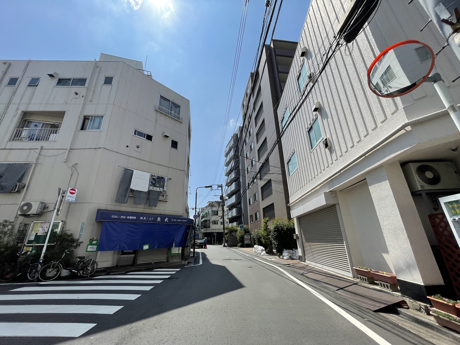 ASビル前面の通り
