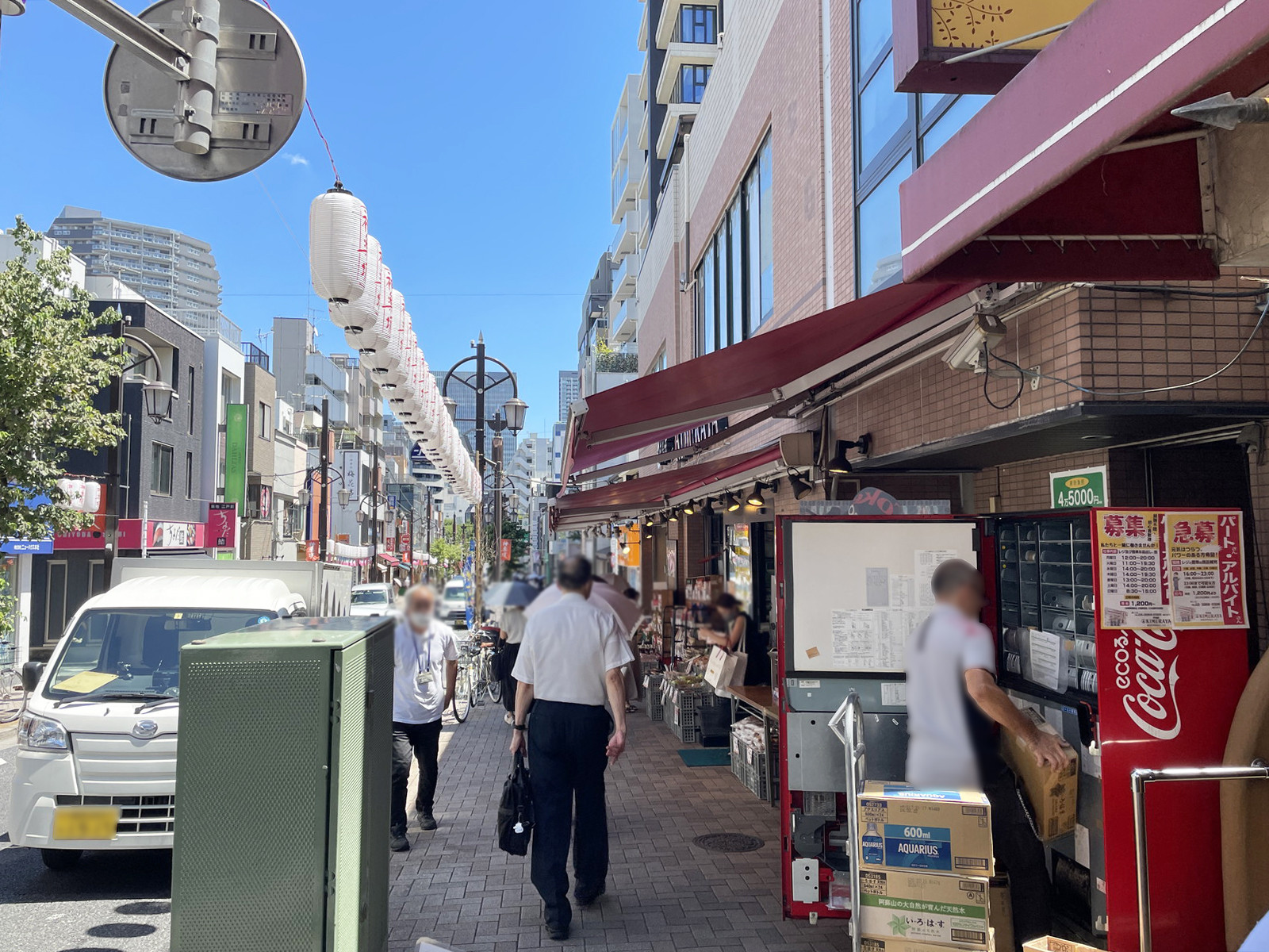 周辺には飲食店が充実