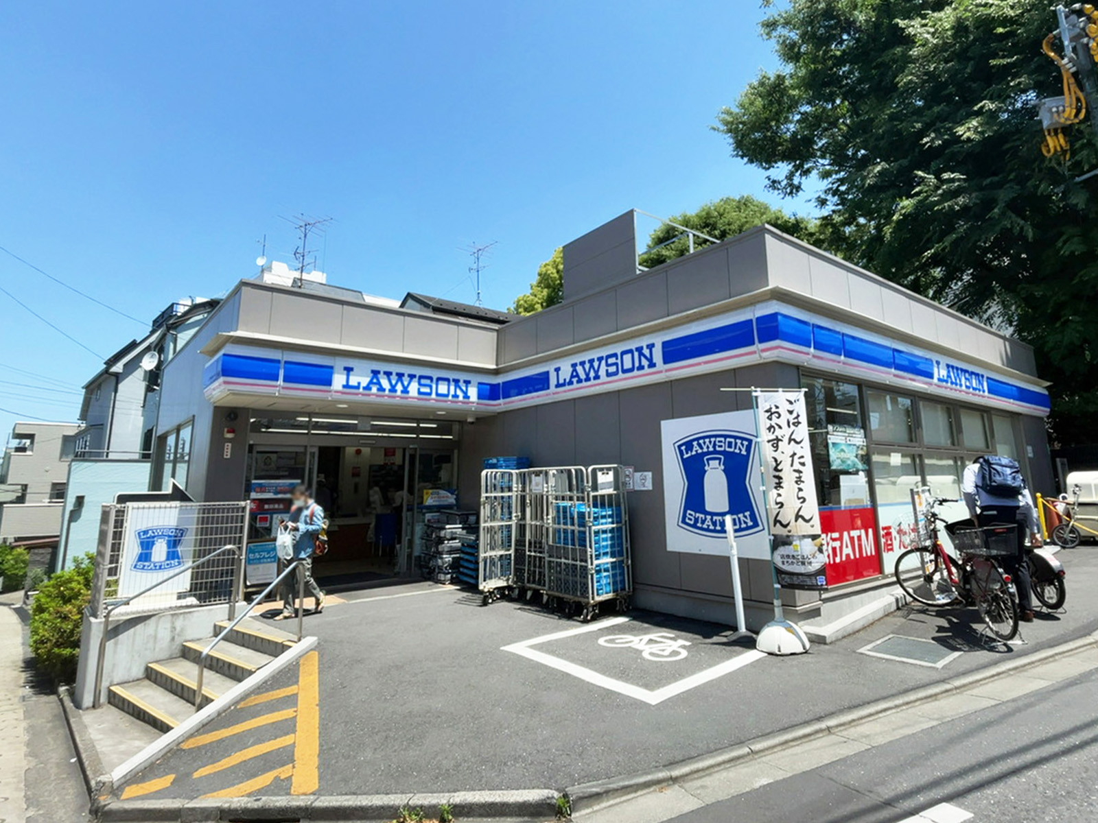 徒歩2分のローソン神楽坂駅北店