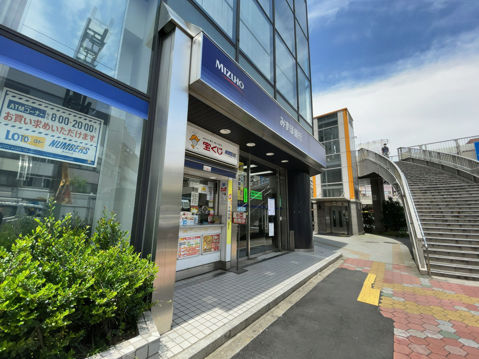 徒歩1分のみずほ銀行 亀戸支店
