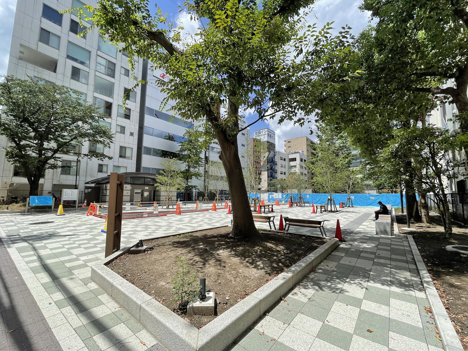 徒歩2分の中央区立堀留児童公園