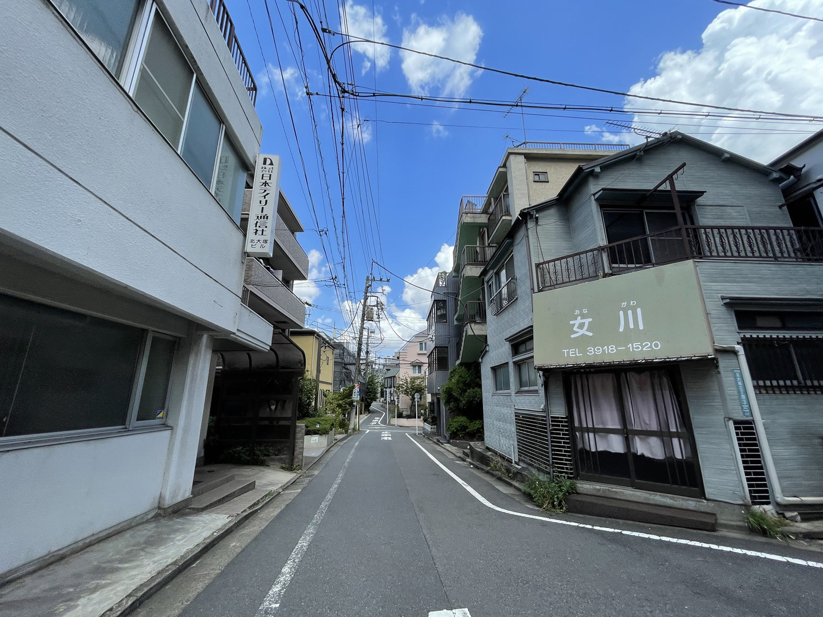周辺は落ち着いた住宅街